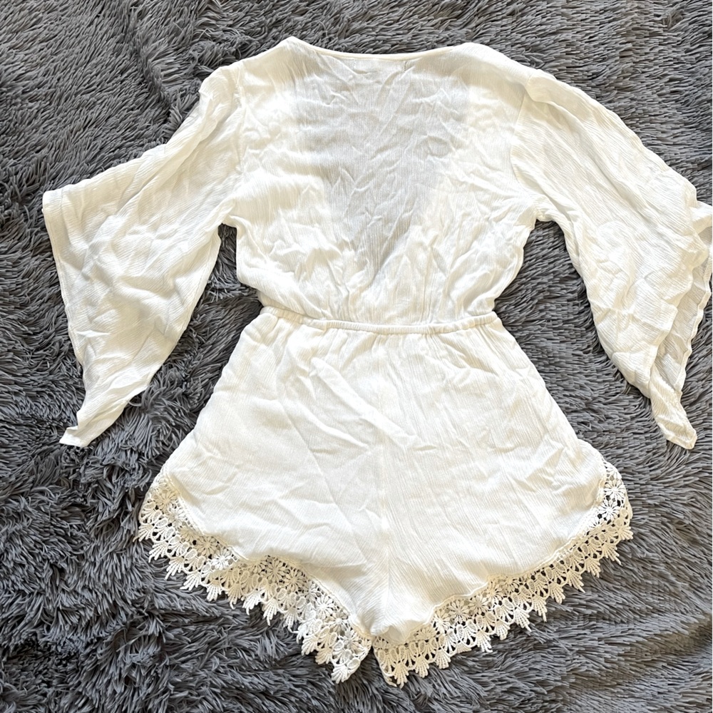 White Fox Lace Romper S - Picture 2 of 4
